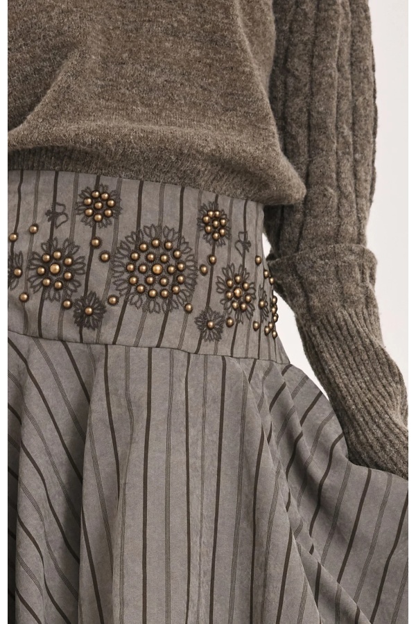 Falda Cresi. Partes de abajo NÜD Y NKN. Tallas: 36, 38, 40, 34 | Bambalinas Closet