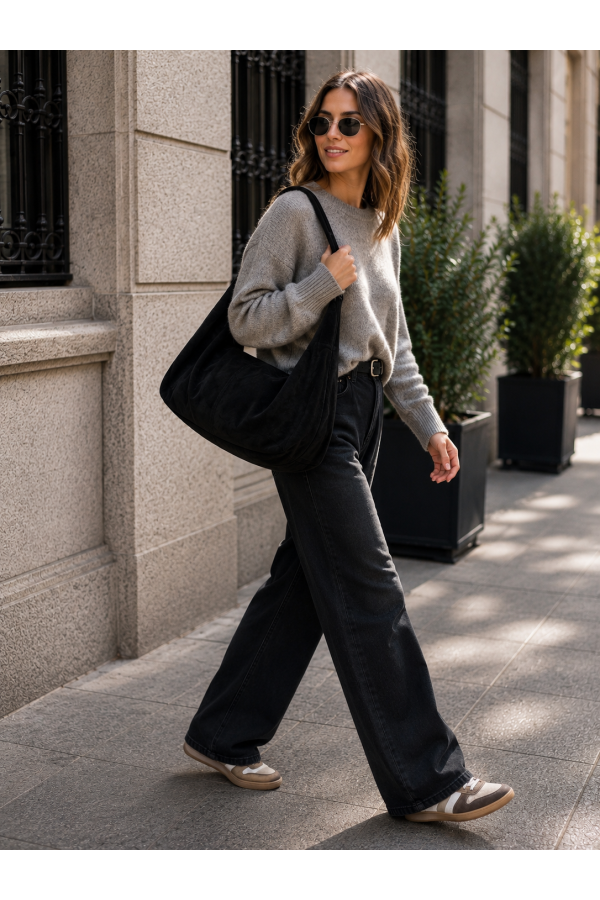Bolso Saco. Bolsos. Color: marron chocolate, verde kaki, granate, negro |