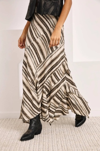 Falda Vesper. Partes de abajo NÜD Y NKN. Tallas: 38, 40, 36 | Bambalinas Closet