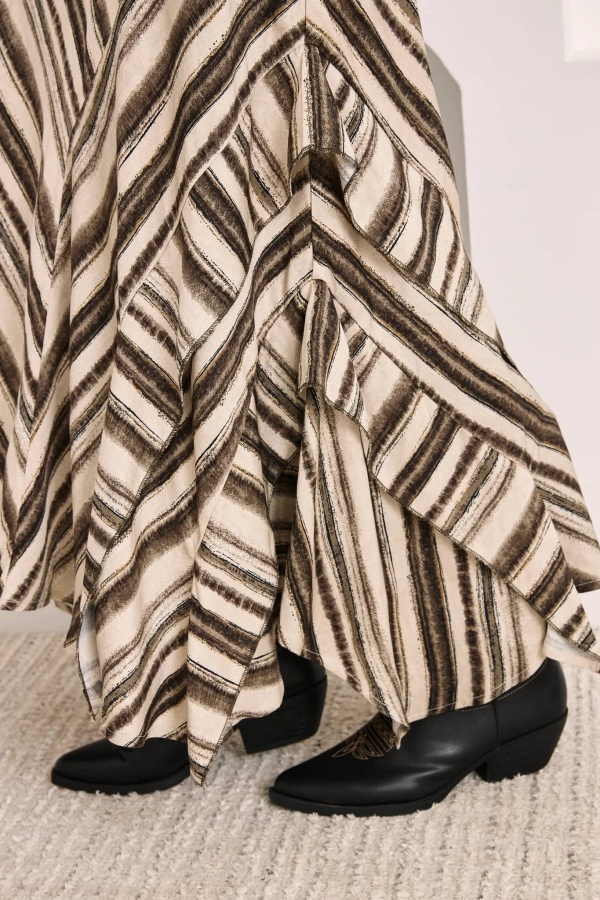 Falda Vesper. Partes de abajo NÜD Y NKN. Tallas: 38, 40, 36 | Bambalinas Closet