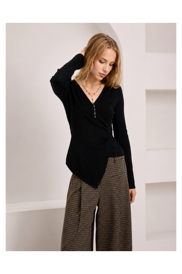 Jersey Moltinu. Partes de arriba NÜD & NKN. Color: crudo, negro; Tallas: s/m, m/l