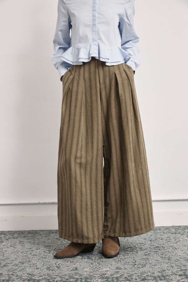 Pantalón Soraya. Partes de abajo NÜD Y NKN. Tallas: 36, 38, 40, 34 | Bambalinas