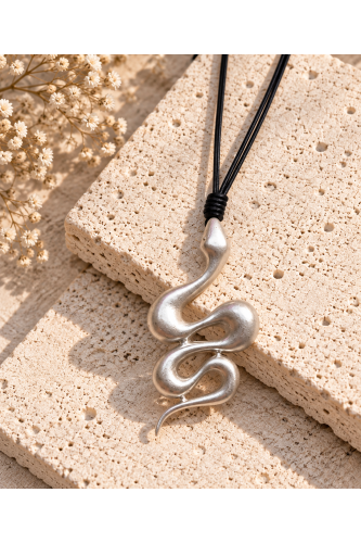 Colgante Serpiente. Bisuteria.  | Bambalinas Closet