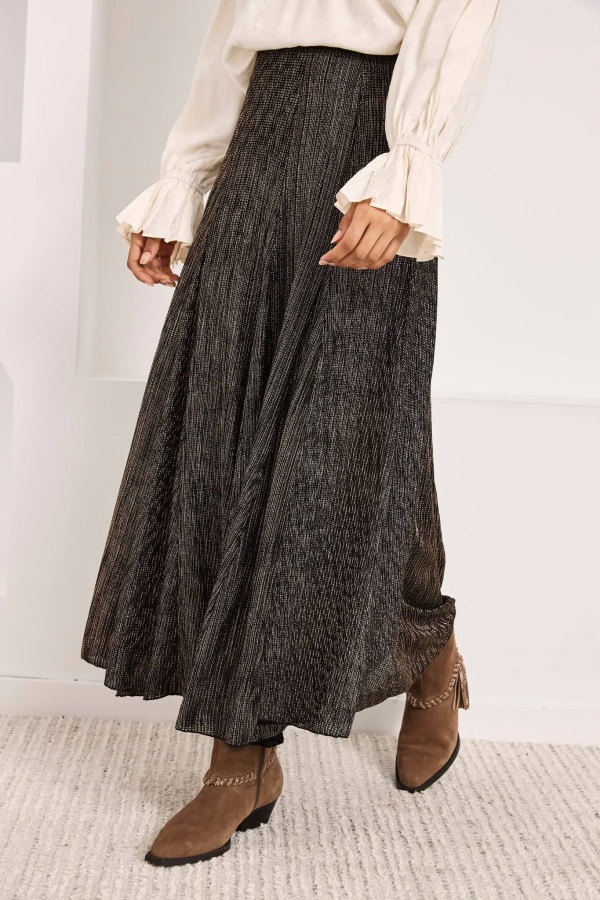 Falda Aveta. Partes de abajo NÜD Y NKN. Tallas: 38, 40, 36 | Bambalinas Closet