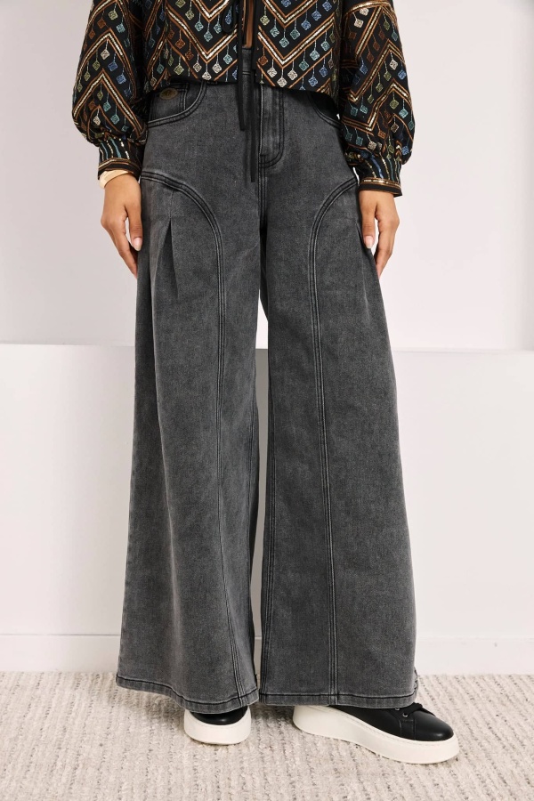 Pantalon Tarvin. Partes de abajo NÜD Y NKN. Tallas: 36, 38, 40, 34 | Bambalinas