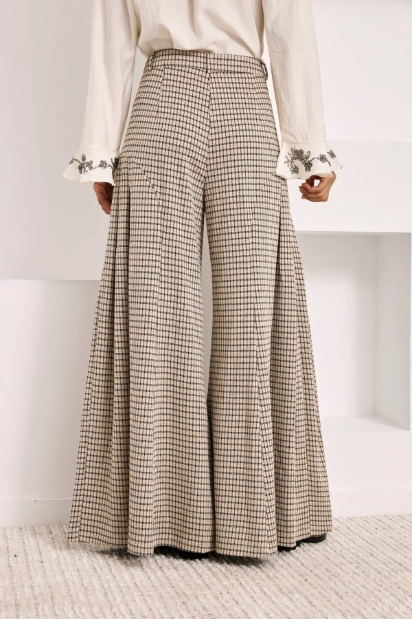 Pantalon Orvina. Partes de abajo NÜD Y NKN. Tallas: 34, 36, 38, 40, 42 |