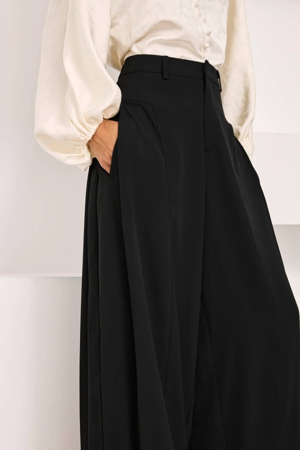 Pantalon Velmar. Partes de abajo NÜD Y NKN. Tallas: 36, 38, 40, 34 | Bambalinas