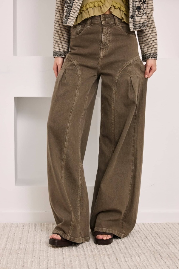 Pantalon Tarvin Kaki. Partes de abajo NÜD Y NKN. Tallas: 36, 38, 40, 34 |