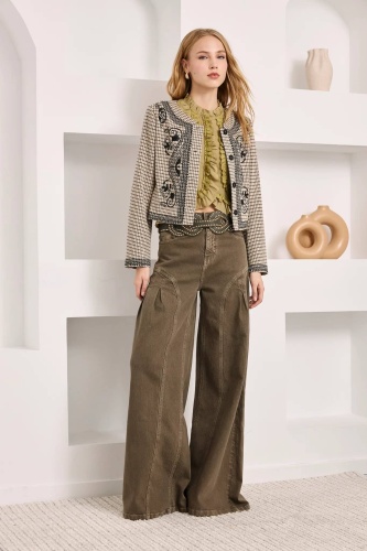 Pantalon Tarvin Kaki. Partes de abajo NÜD Y NKN. Tallas: 36, 38, 40, 34 |