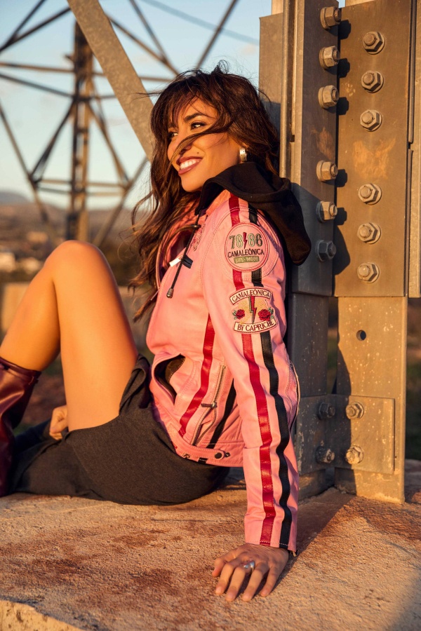 Chaqueta Runak Camaleonica. Abrigos / Chaquetas C. Tallas: s, m, l, xs |