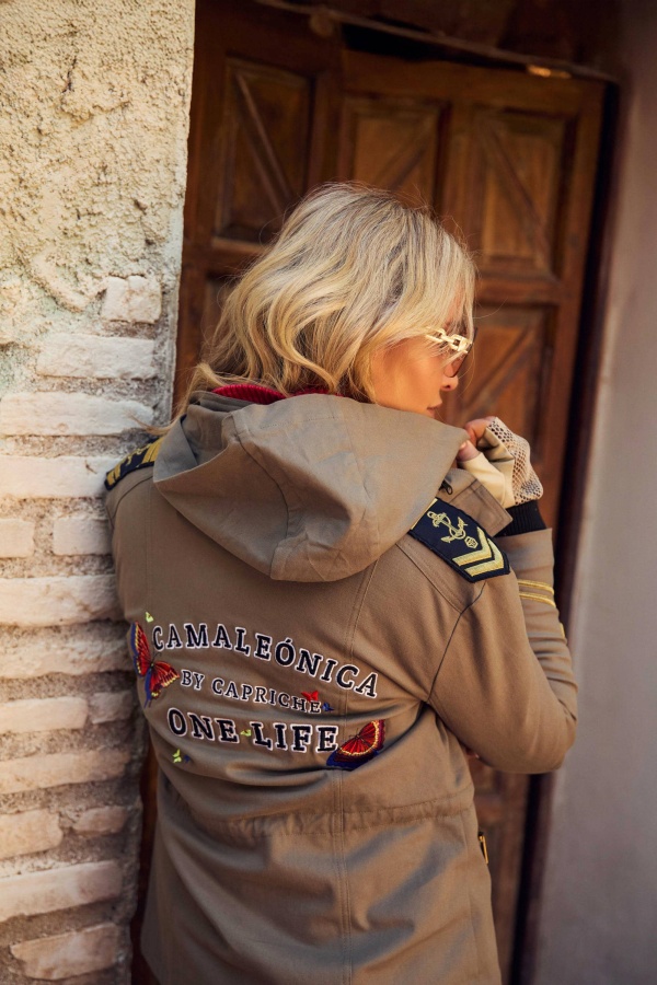 Chaqueta Scout Camaleonica. Abrigos / Chaquetas C. Tallas: s, m, l, xs |
