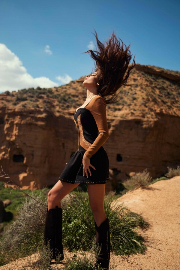 Vestido Kaya Camaleonica. Vestidos / Conjuntos C. Tallas: s, m, l, xs |